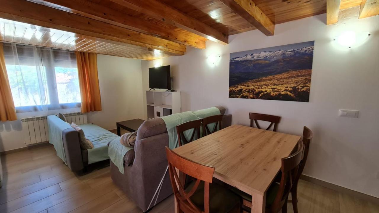 Casa Rural Los 7 Pinos De Gredos نافاريدوندا دي غريدوس المظهر الخارجي الصورة
