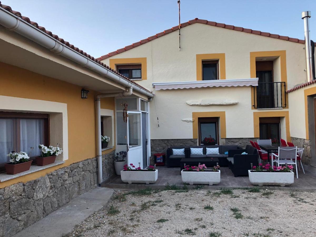 Casa Rural Los 7 Pinos De Gredos نافاريدوندا دي غريدوس المظهر الخارجي الصورة