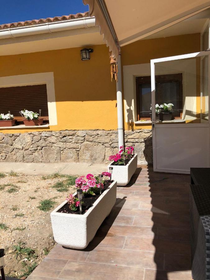 Casa Rural Los 7 Pinos De Gredos نافاريدوندا دي غريدوس المظهر الخارجي الصورة