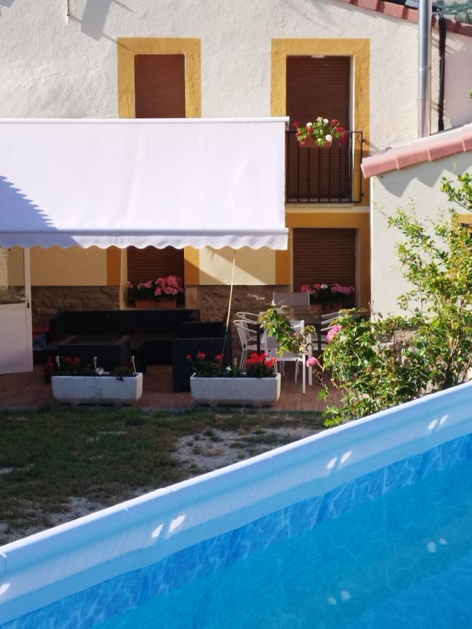 Casa Rural Los 7 Pinos De Gredos نافاريدوندا دي غريدوس المظهر الخارجي الصورة