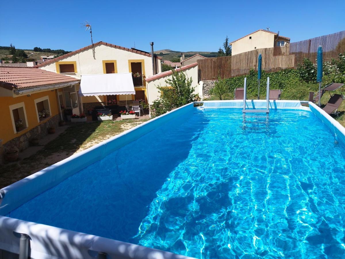 Casa Rural Los 7 Pinos De Gredos نافاريدوندا دي غريدوس المظهر الخارجي الصورة
